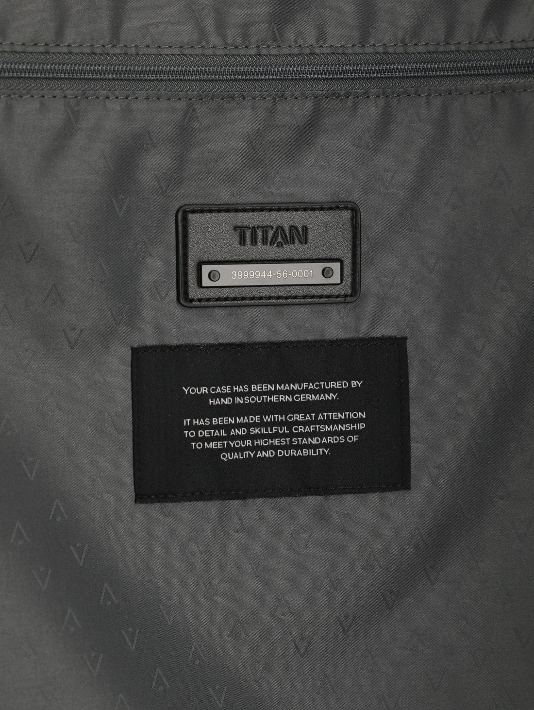 TITAN ETERNITY S23 Carry-on Suitcase