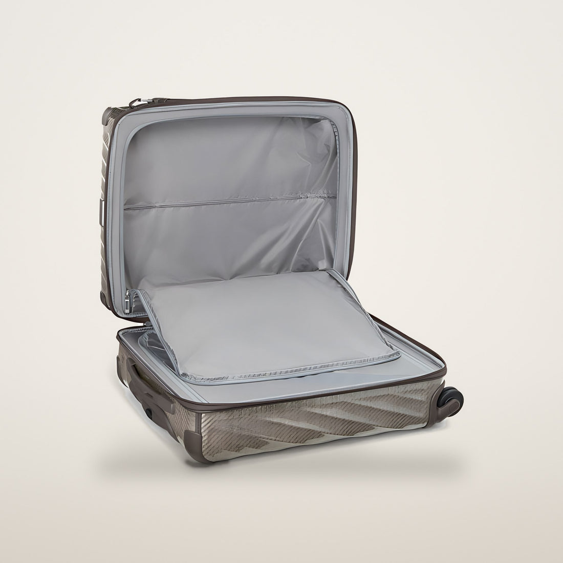 Tumi 19 Degree Lite Continental Carry-On