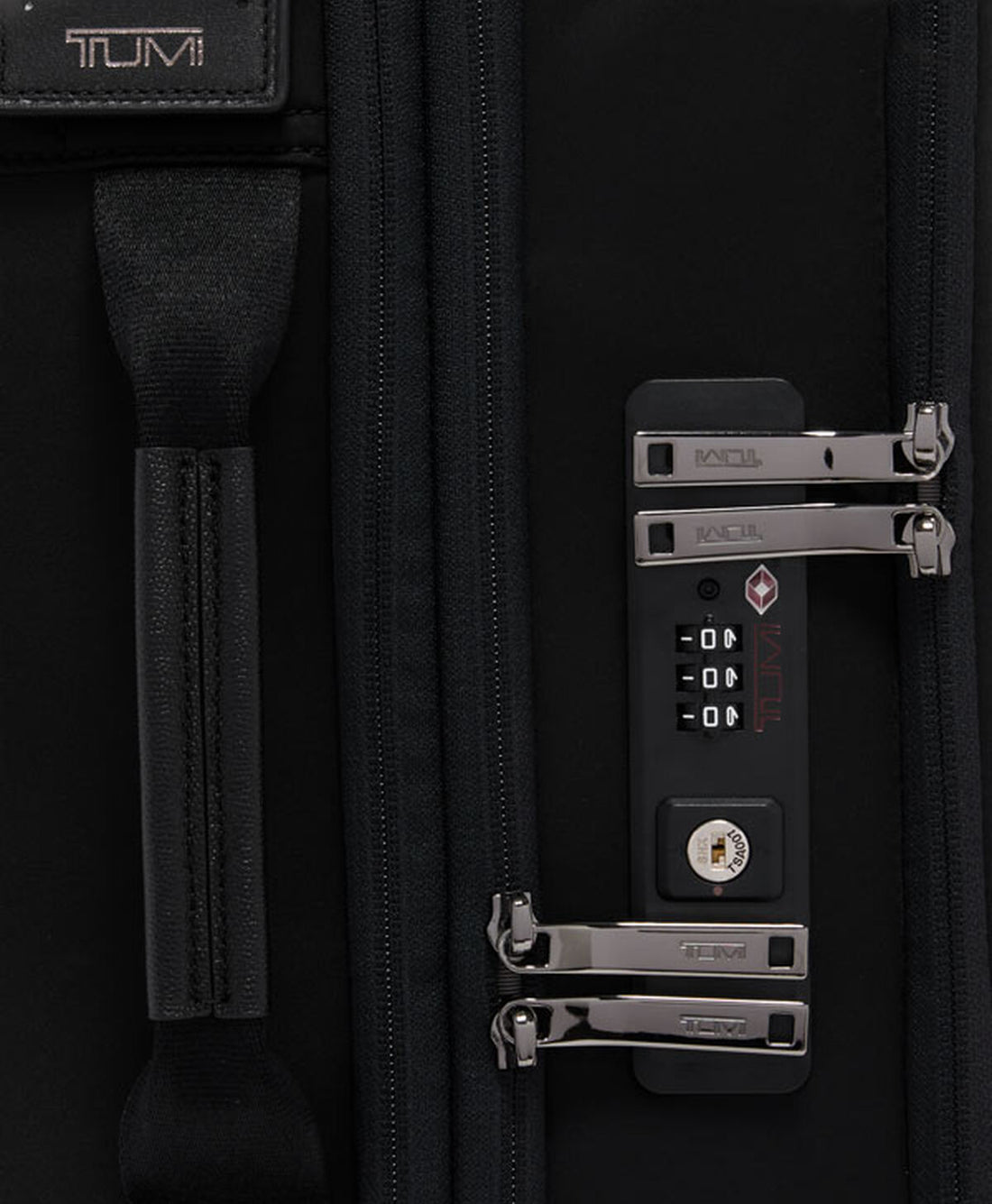 TUMI Voyageur Léger Large Dual Access Expandable Cabin Black/Gunmetal open