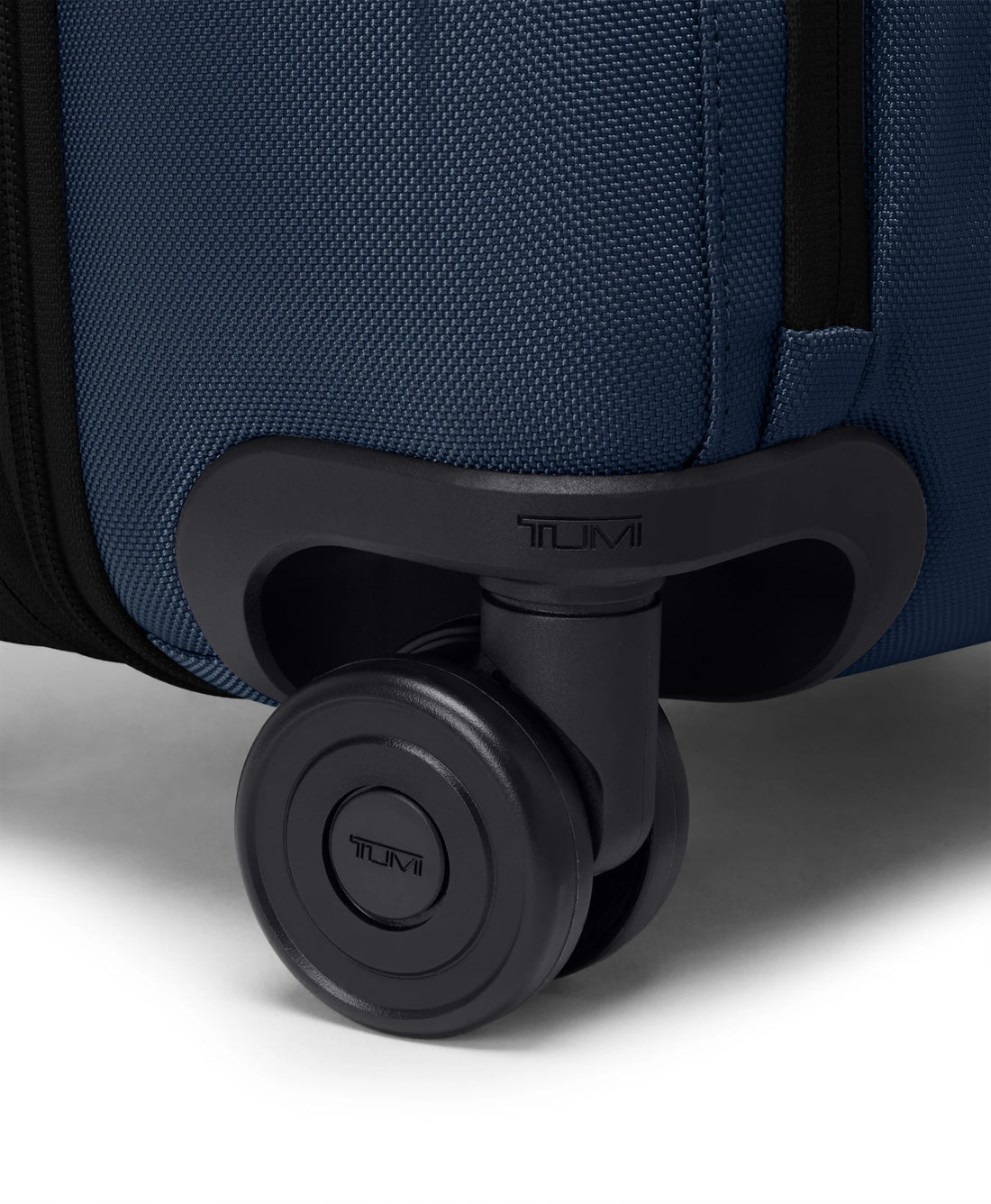 Tumi Alpha Dual Access Expandable Carry-On 55 cm