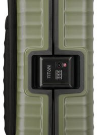 TITAN OVERSEAS S front pocket