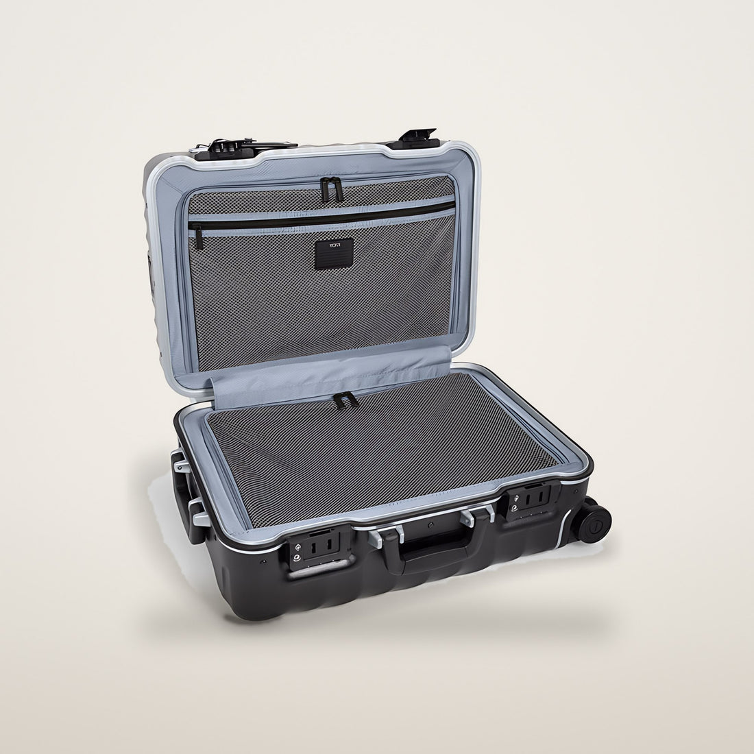 Tumi 19 Degree Frame International Carry-On (55cm)