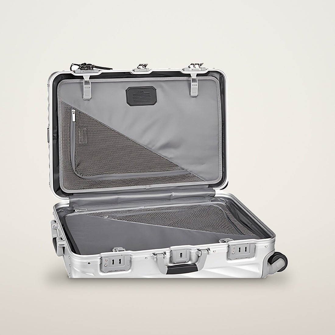 Tumi 19 Degree Aluminium Short Trip Mellem Kuffert