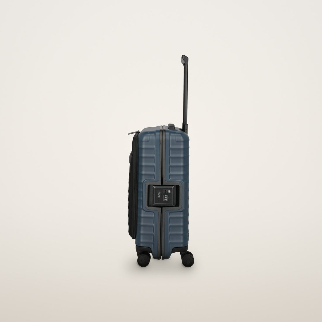 TITAN OVERSEAS S front pocket