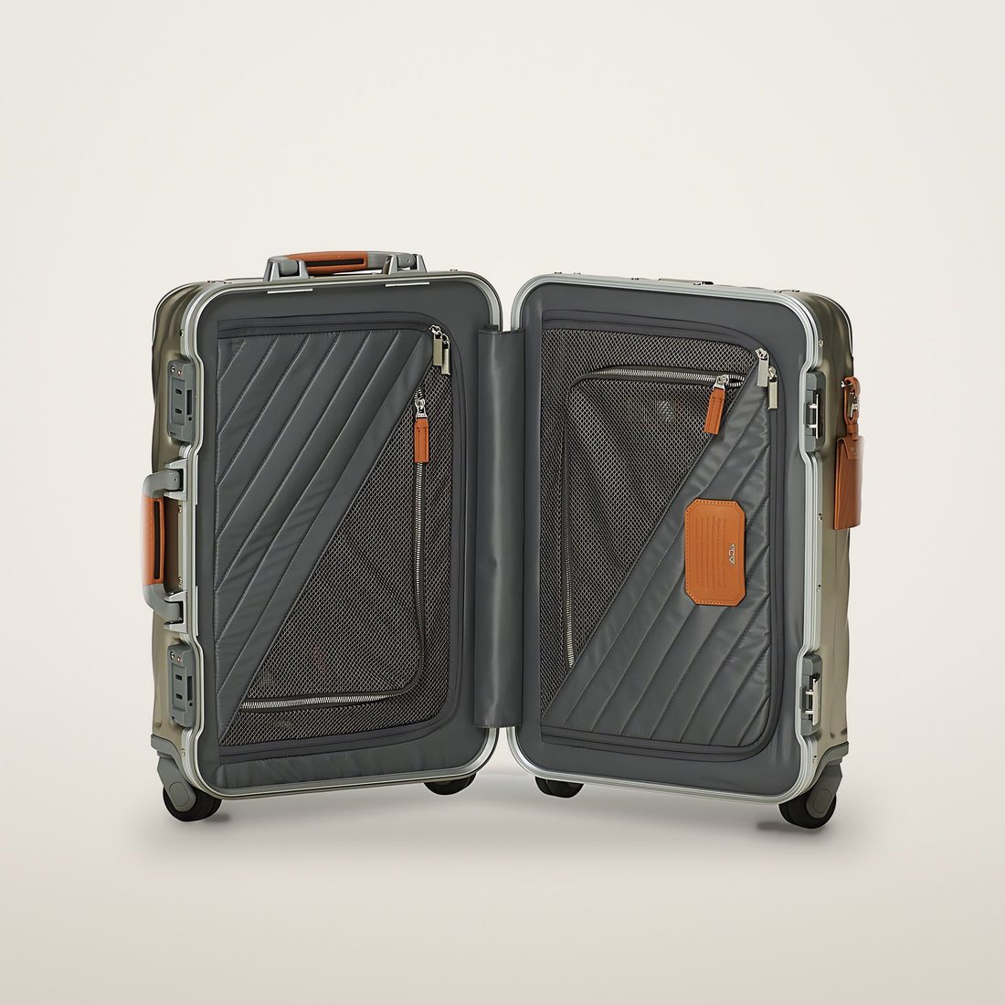 Tumi 19 Degree Titanium International Kabine Kuffert
